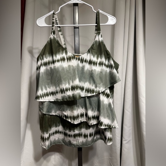 New Seaweed Green Mix “ Swim by Cacique “ Shelf Bra Tankini Top - Picture 1 of 3